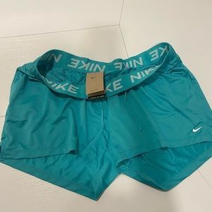 Women’s teal move to zero training shorts NWT